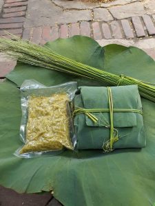 Hút chân không cốm Hà Nội gửi đi Trung Quốc